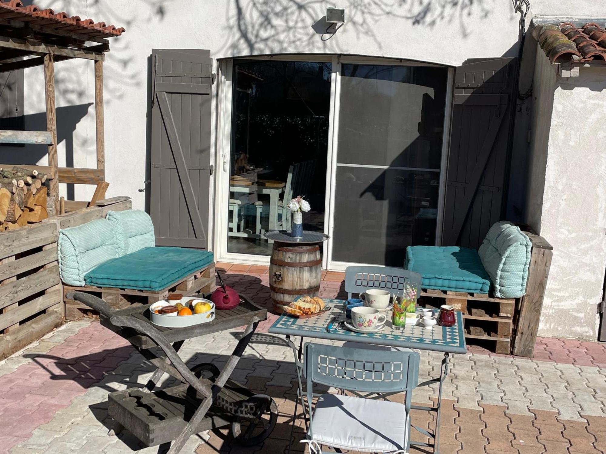 Arles Campagne Location "La Campagn'Arles" Bed & Breakfast Exterior photo